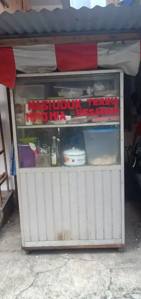Jual Cepat Etalase Usaha