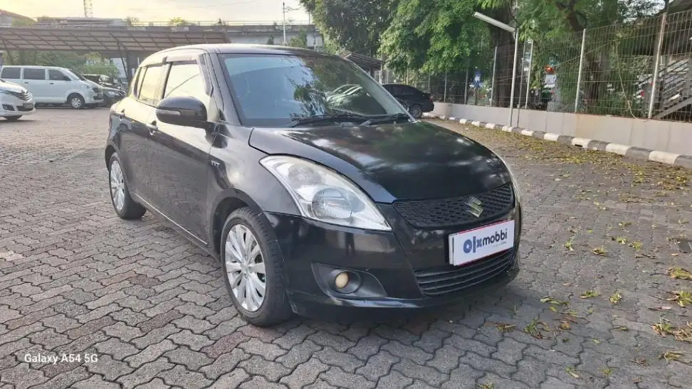 DP RENDAH Suzuki Swift 1.4 GX Bensin-AT 2014 EVB B