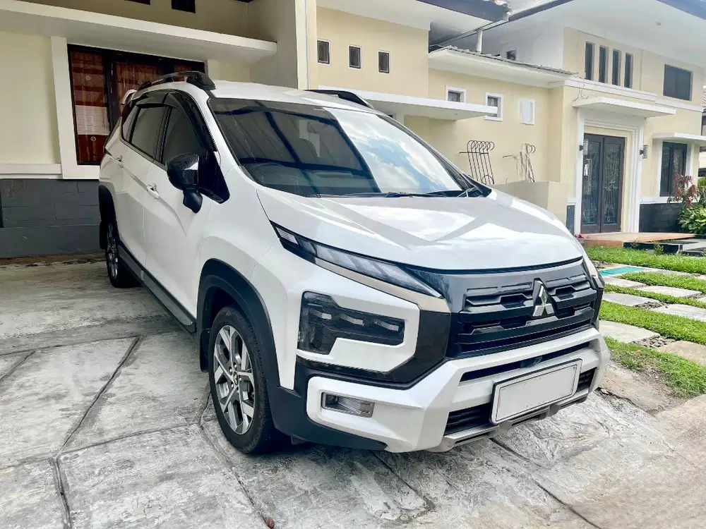 JUAL CEPAT ALL NEW XPANDER CROSS 2023 T-SHAPE MATIC PUTIH