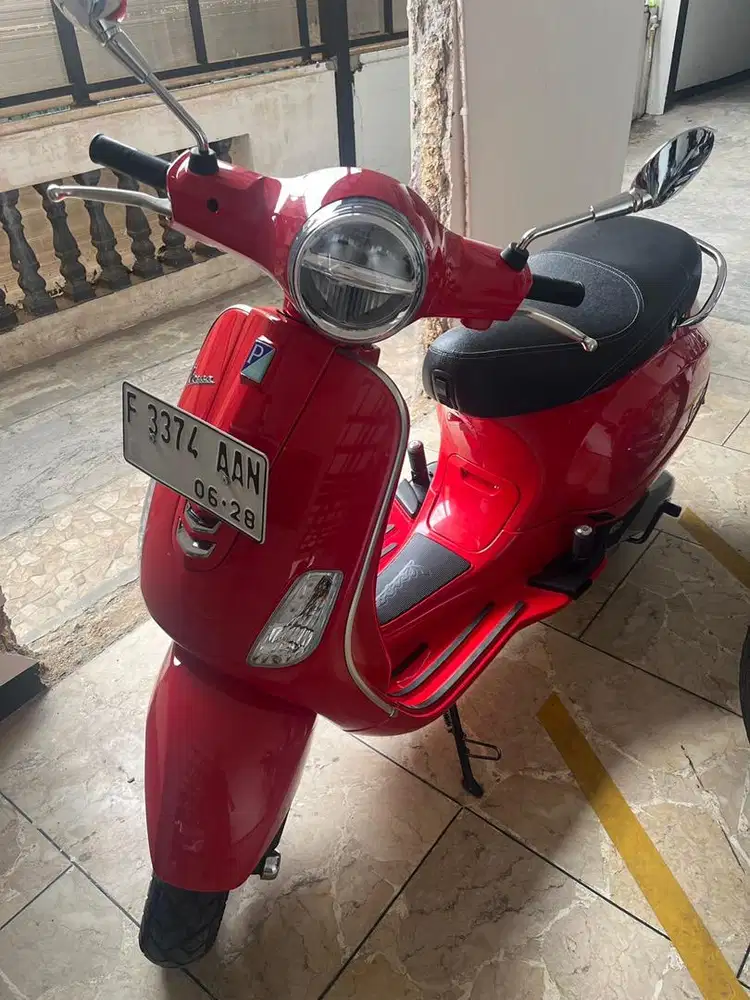 DIJUAL CEPAT VESPA LX IGET 125 WARNA MERAH