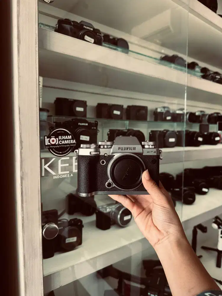 FUJIFILM X-T3 BODY ONLY SILVER NO VIGNET ICM 0841