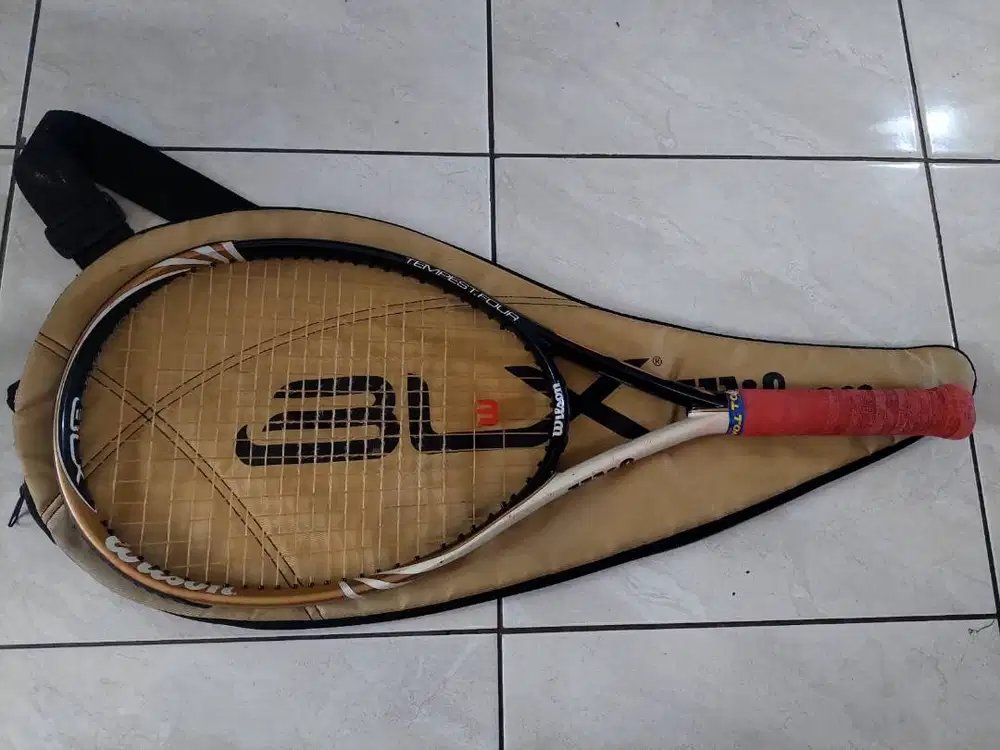 Raket Tennis Wilson