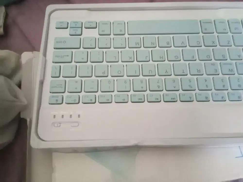Keyboard bluetooth