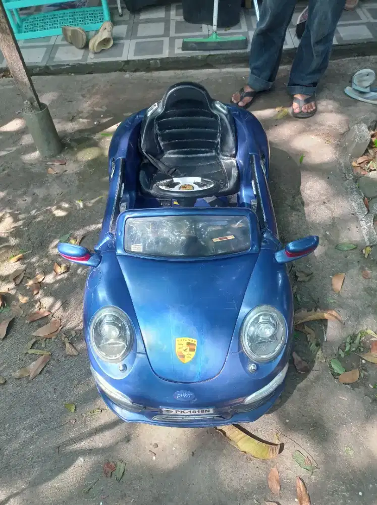 Mobil mainan pliko