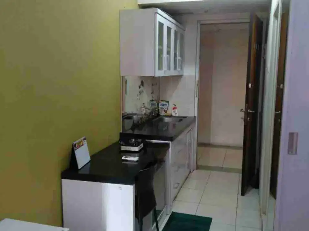 Disewakan apartemen puncak permai type studio Tower C lantai rendah unit bagus
