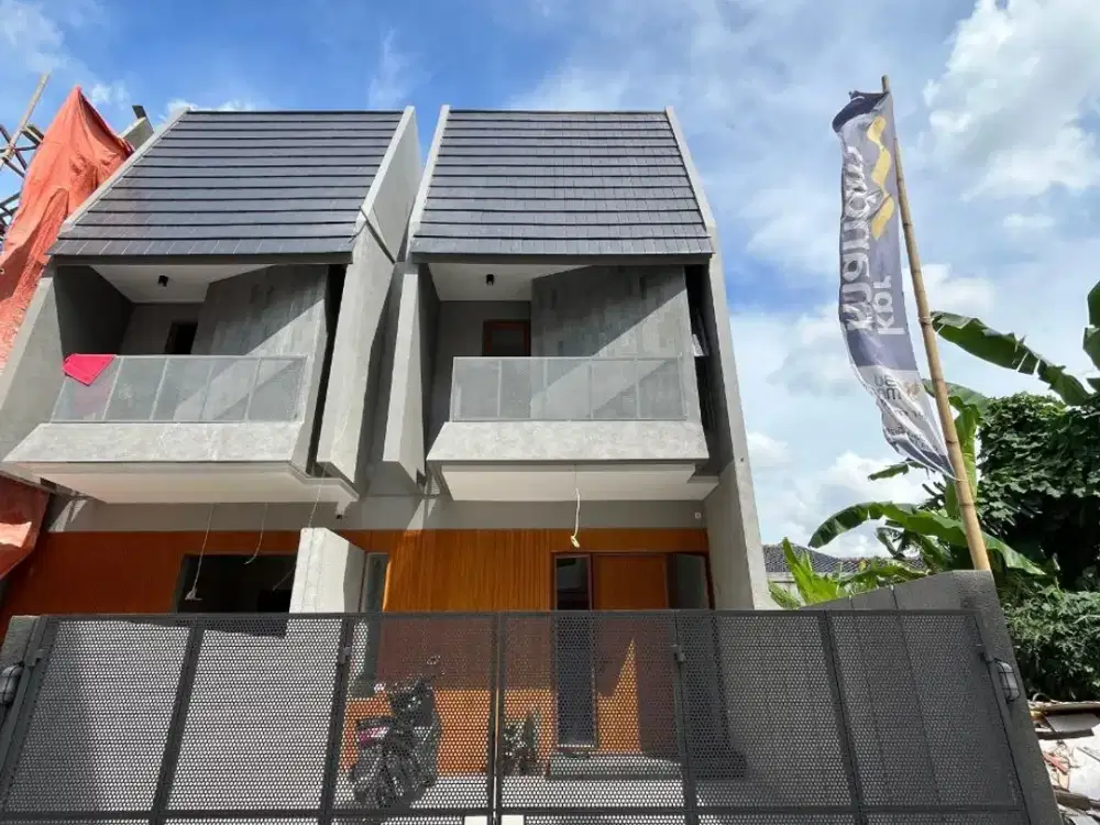 DIJUAL RUMAH JATIWARNA PINGGIR TOL MEWAH 2 LANTAI TERDEKAT KE TOL JATIWARNA BEBAS BANJIR SHM