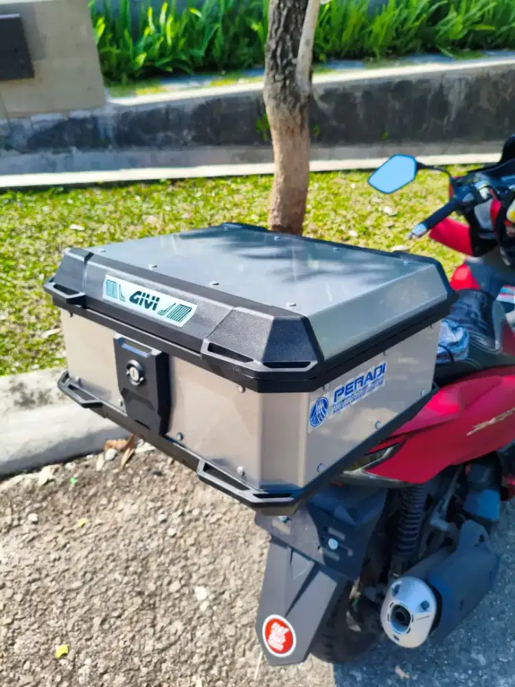 Box Givi Pannier Almunium MatterHorn

Ukuran 29 Liter