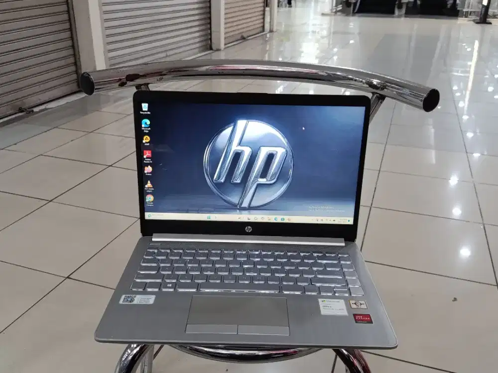 Laptop hp 14s-dk1xxx prosesor AMD Athlon Gold/Ram 4GB/SSD 512GB