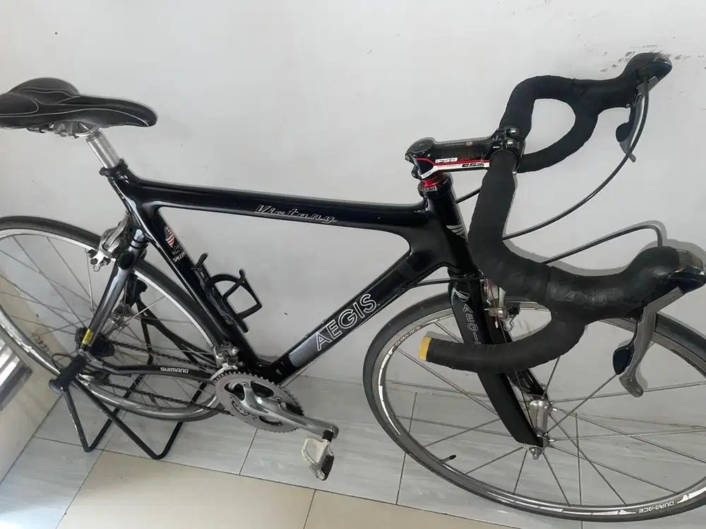 Sepeda road bike AEGIS