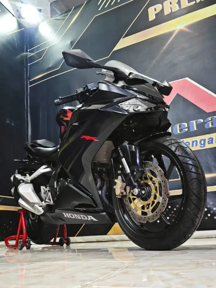 Honda CBR250RR TH 2019 Black freedom mulus siap angkut