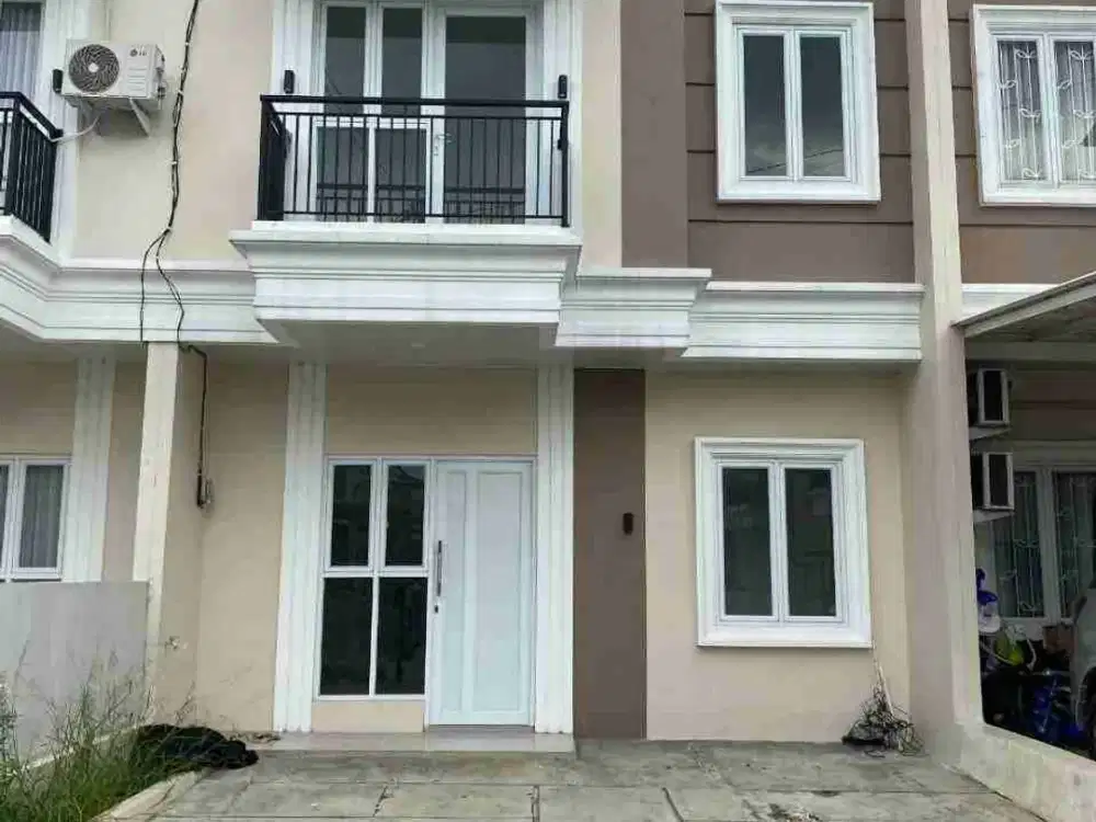 Rumah 2 lantai siap huni 10 menit ke stasiun depok dan dekat akses TOL