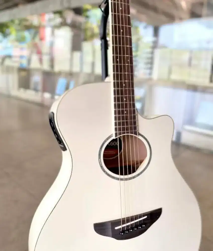 Gitar akustik yamaha apx 600 mulus