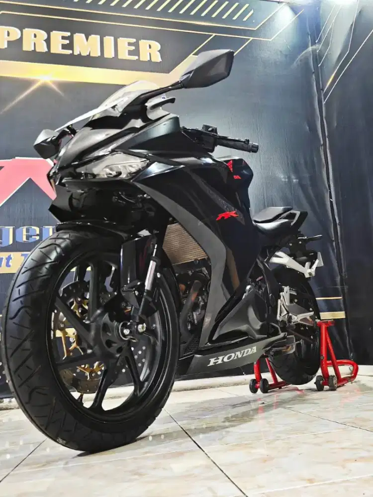 Honda CBR 250 RR TH 2019 black freedom gas riding cakep pol