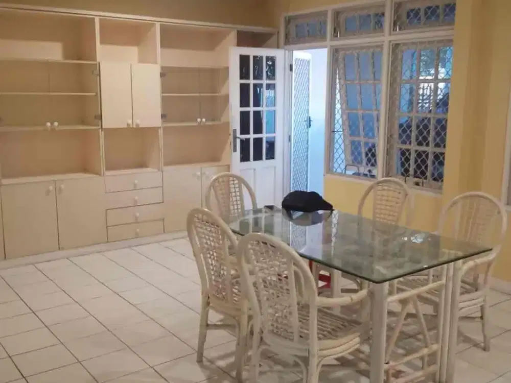 Disewakan Rumah Luas Nyaman Bersih di Pulomas Jakarta Timur