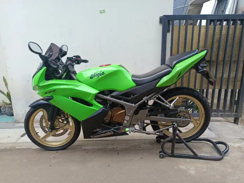 Kawasaki ninja RR new 2013 tampilan cakep