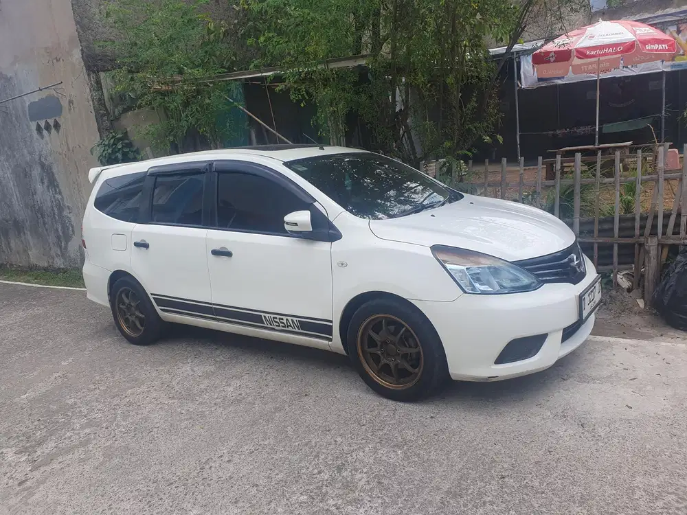 Nissan Grand livina 2014 Bensin