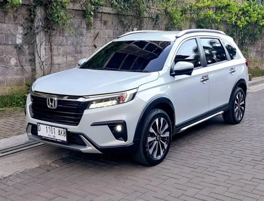 BRV BR-V PRESTIGE SENSING 1.5 AT 2023 LowKM 13rb RECORD HONDA BANDUNG