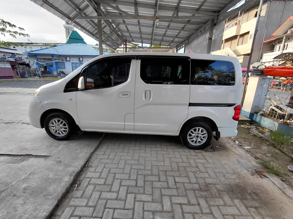 Nissan Evalia 2012 Bensin