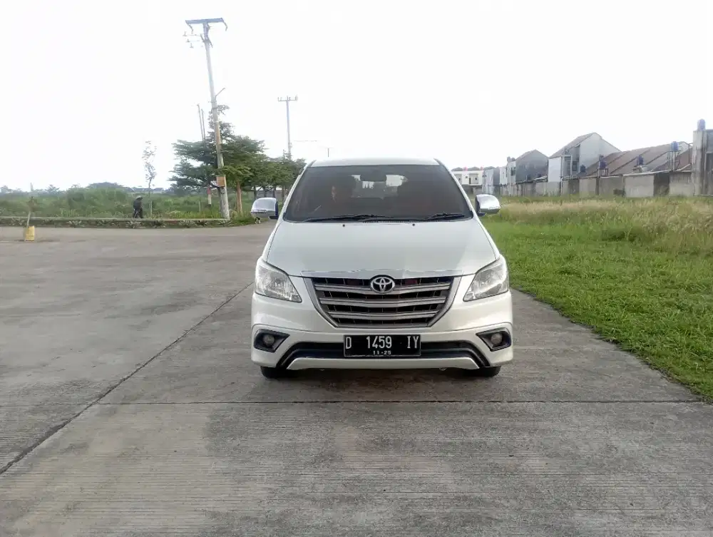 TOYOTA INNOVA E MATIC 2.0 2013
