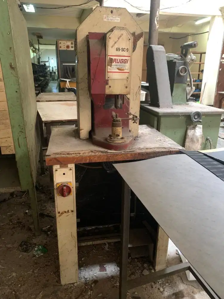 Jual Mesin Ex Pabrik Sepatu (8 Mesin)-Mesin Eropa