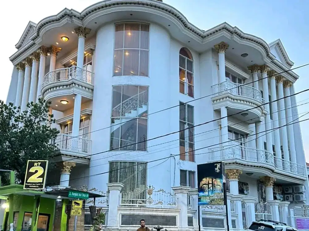 Dijual Rumah mewah (mansion) Rungkut SURABAYA