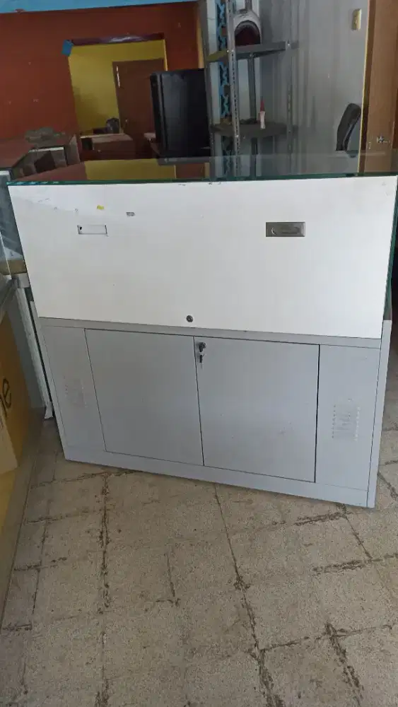 Etalase bekas HP