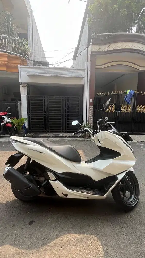 PCX  160cc tahun 2024 warna Putih Jual Tangan Pertama