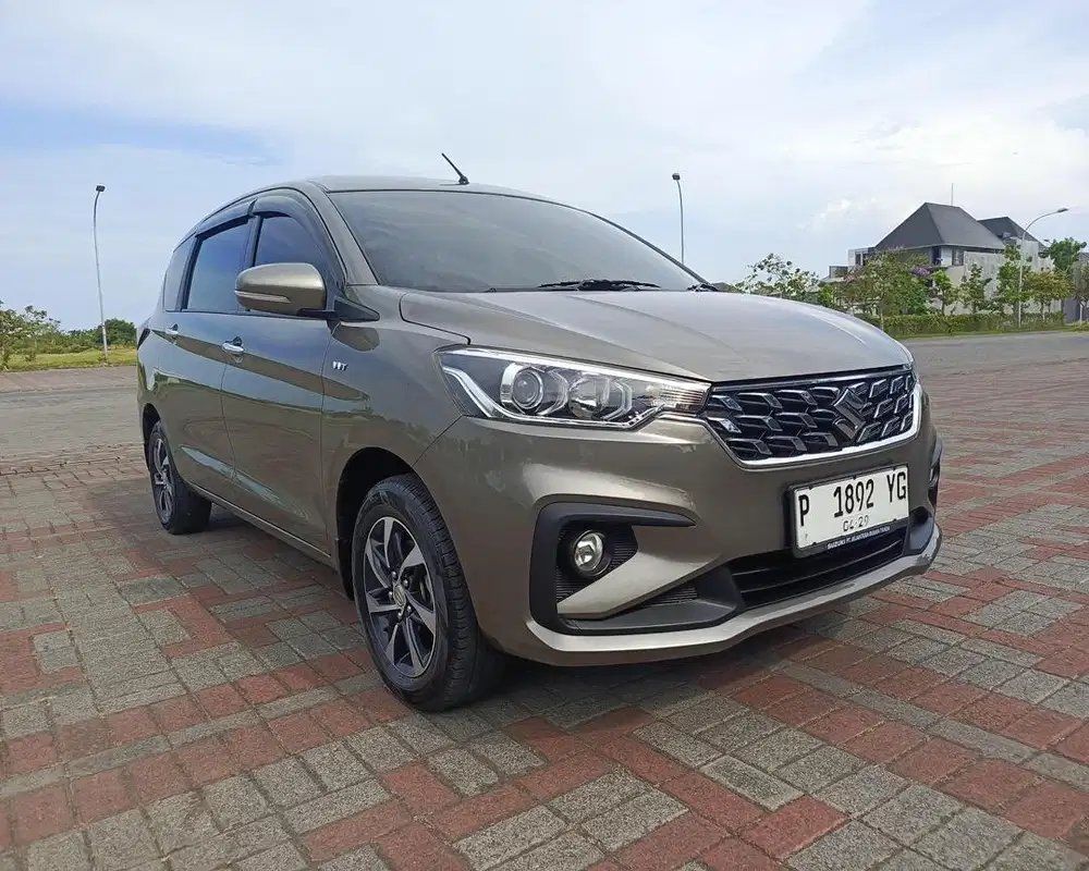 ERTIGA GX HYBRID 2023 km 20rb sprt baru mobil irit