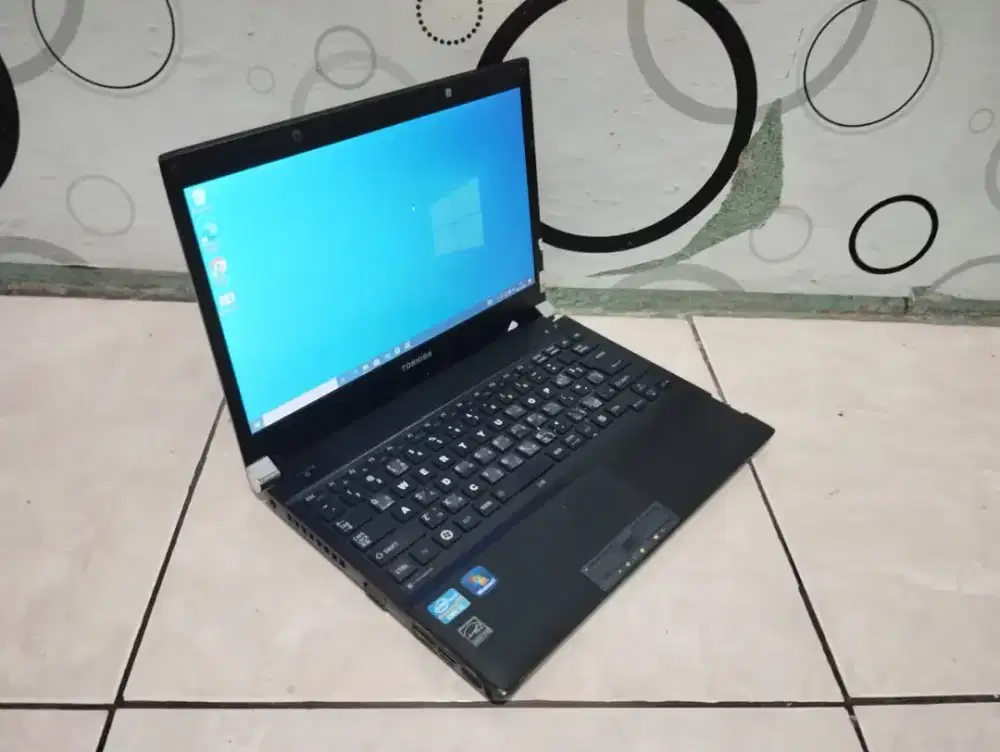 Forsale Laptop Toshiba Dynabook R732 -CORE I3 GEN2 -SSD 128GB -4GB -
