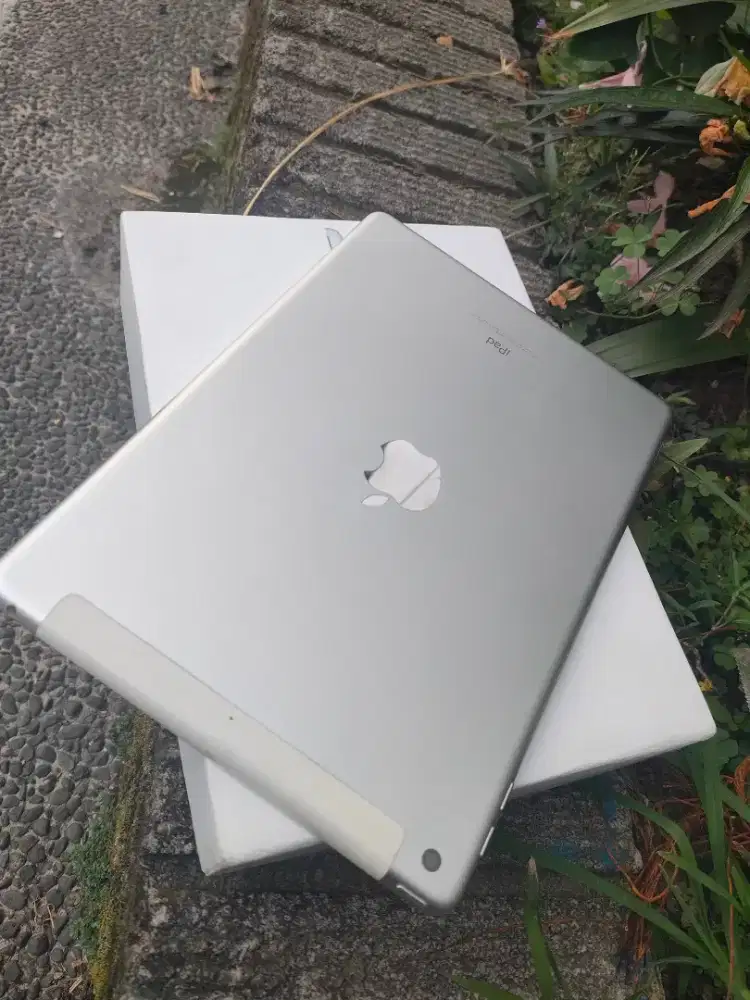 iPad Gen6 32GB Fullset
