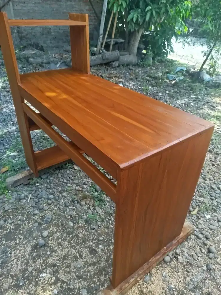 Meja belajar castum