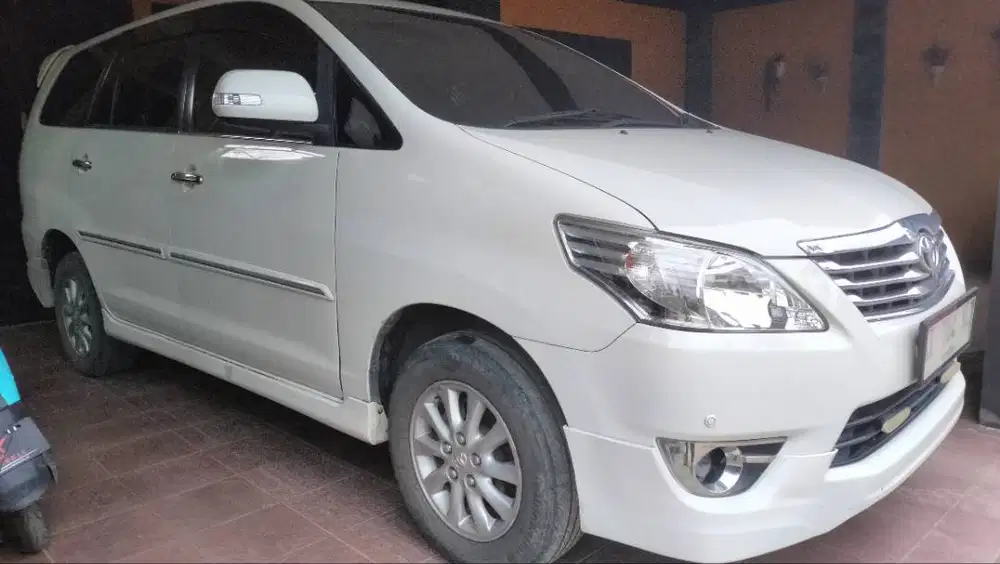 Innova V luxury tahun 2013 istimewa