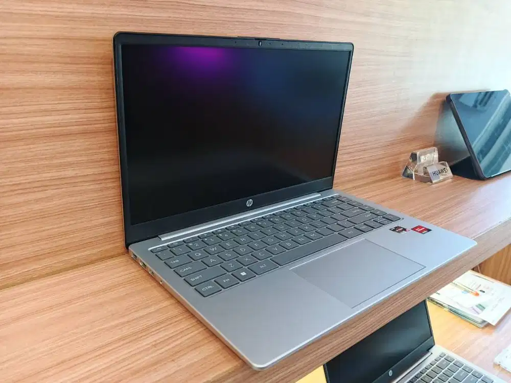 Laptop HP 14 em0197AU AMD Ryzen 3 7320U 8GB 256GB SSD