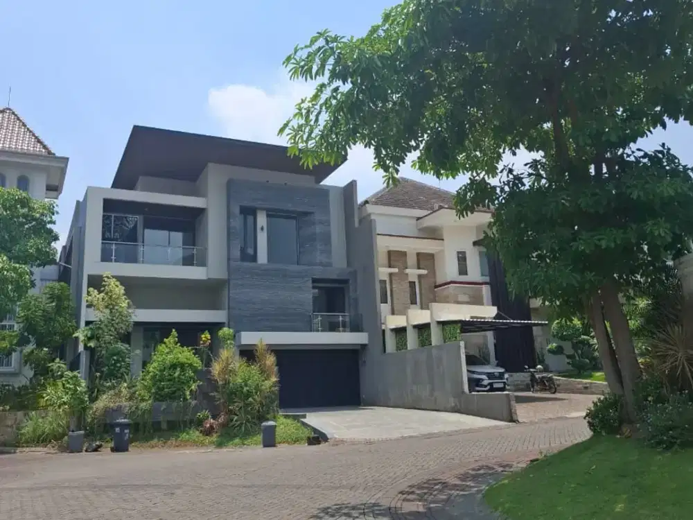 Rumah Split Level Baru SHM di Citraland Taman Golf Siap Huni