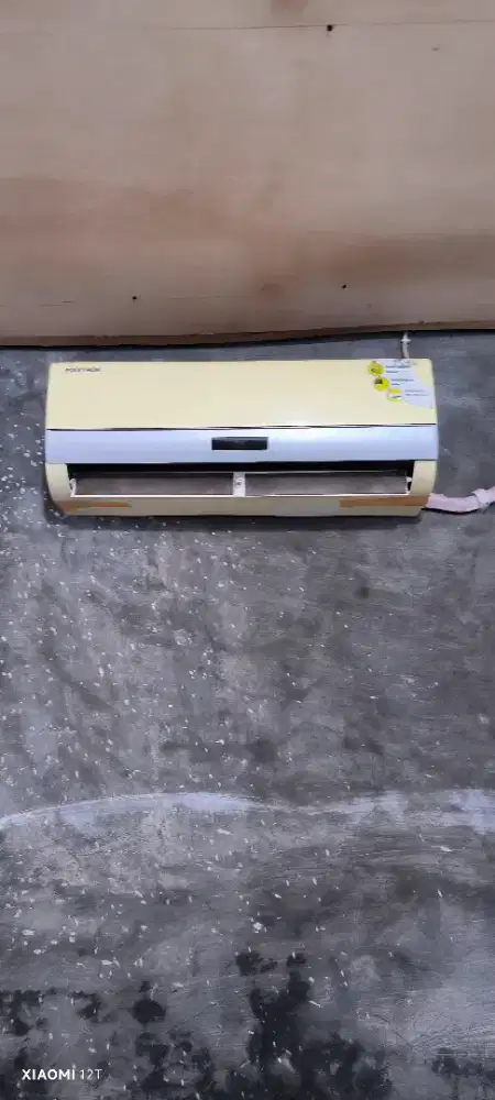 AC Polytron 1/2 PK jual murah aja