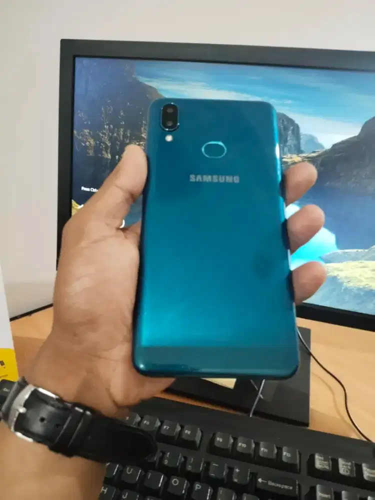 Galaxy a10s 2/32 batangan mulus