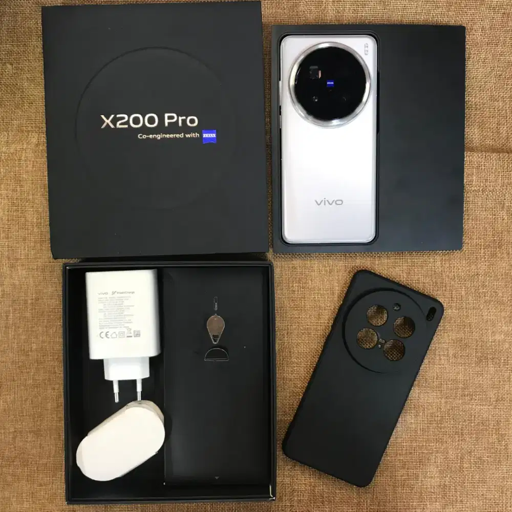 Vivo x200 Pro 5G 16/512GB titanium Silver Super mulus Garansi mei 2026