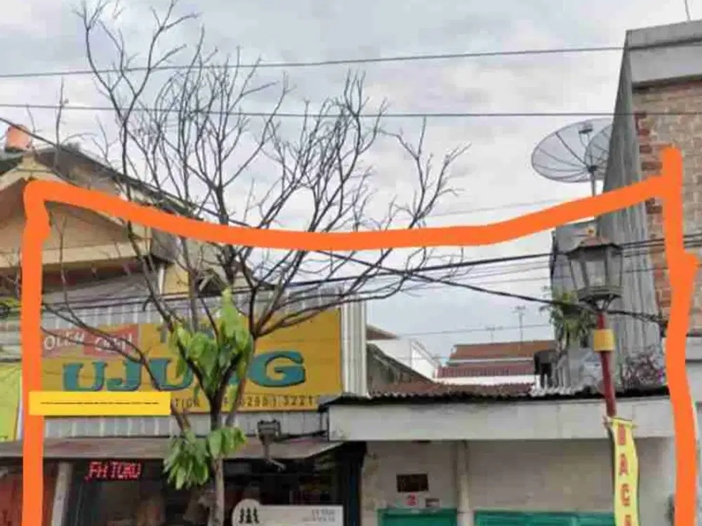 RUMAH PLUS TEMPAT USAHA LEGEND DI KOTA SALATIGA