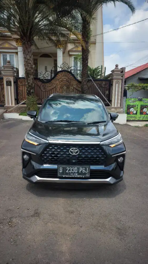 Veloz Q 2021 Hitam at TSS