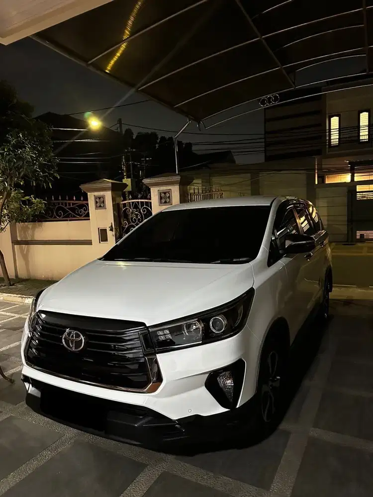(CASH)(Low Km)TOYOTA KIJANG INNOVA VENTURER DIESEL 2.4 AT Tahun 2022
