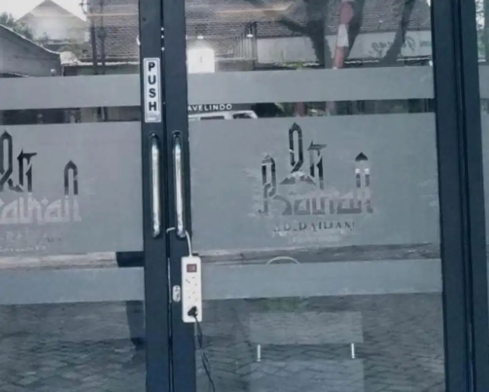 Jasa cutting stiker sandblast dan stiker vinyl