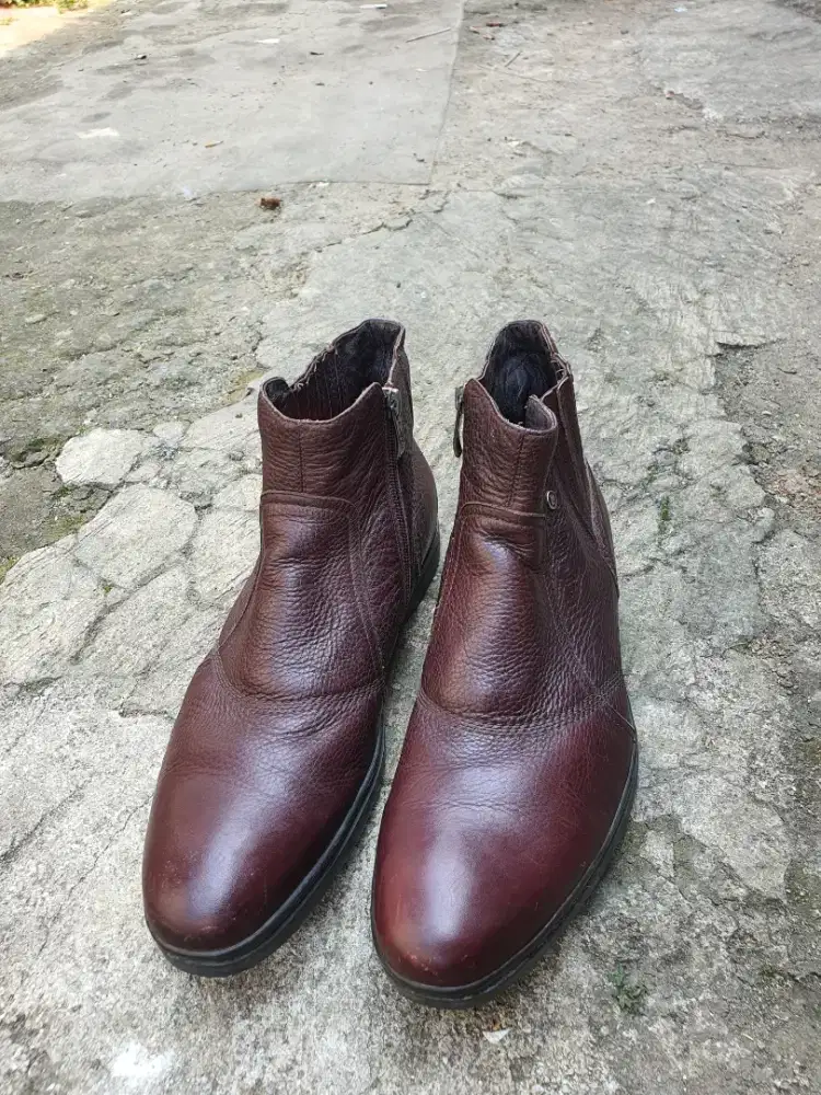 Sepatu boots Pierre cardin