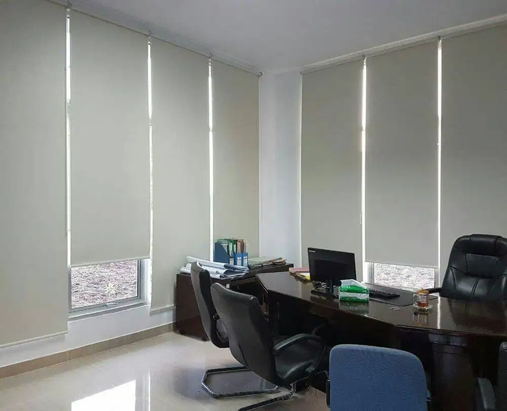 Jual & Pasang Tirai Roller Blind/Vertikal/Venetian/Roman Shades Kantor