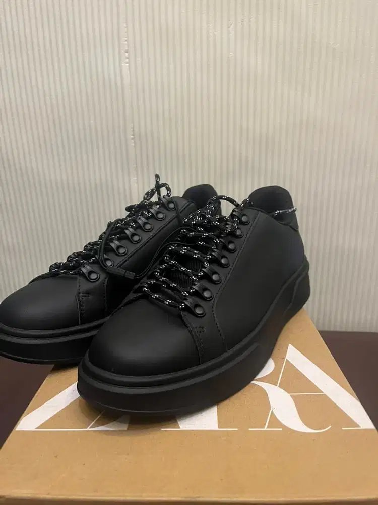 Sepatu Zara men size 40 baru