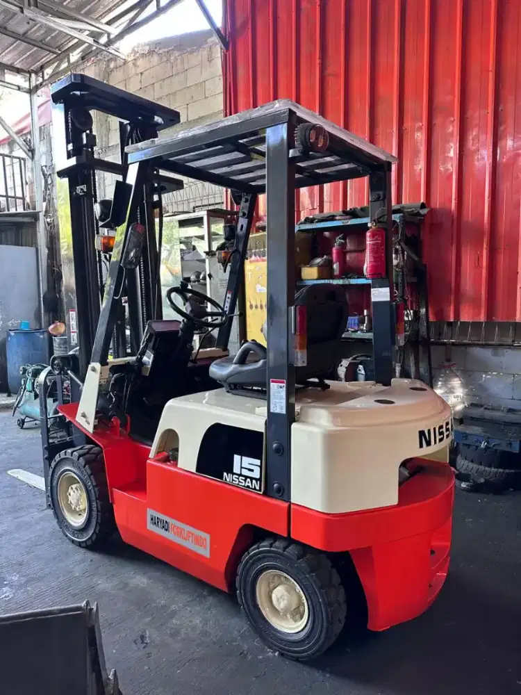 Forklift Nissan 1,5 Ton,Threelift 5 Meter,Manual,Tahun 2003 (Disel)