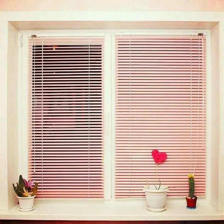 Jual & Pasang Tirai Roller Blind/Vertikal/Venetian/Roman Shades Kantor