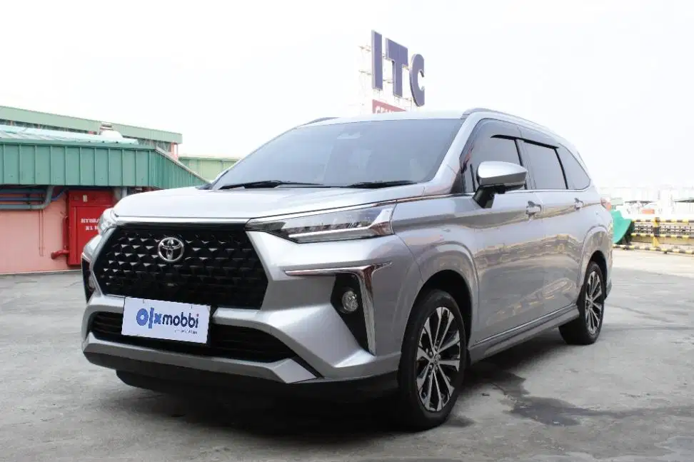 TDP 10JT Toyota Avanza 1.5 New Veloz Q CVT Bensin-AT Silver 2022