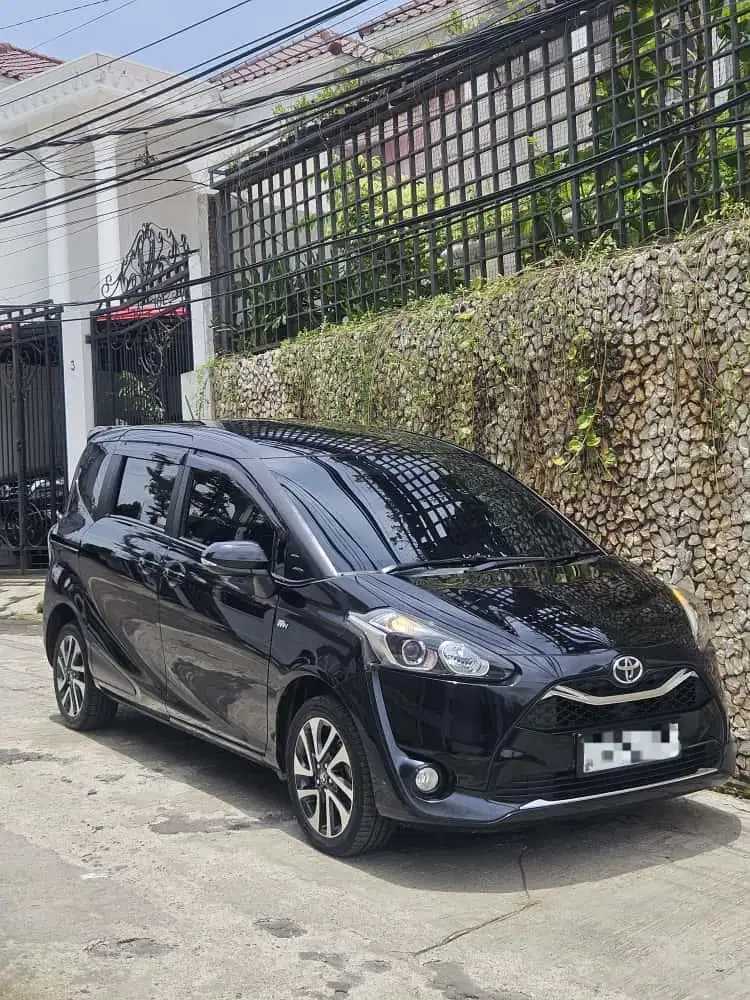 Toyota Sienta V matik 2020