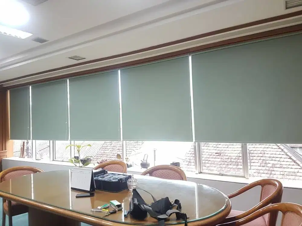 Jual & Pasang Tirai Roller Blind/Vertikal/Venetian/Roman Shades Kantor
