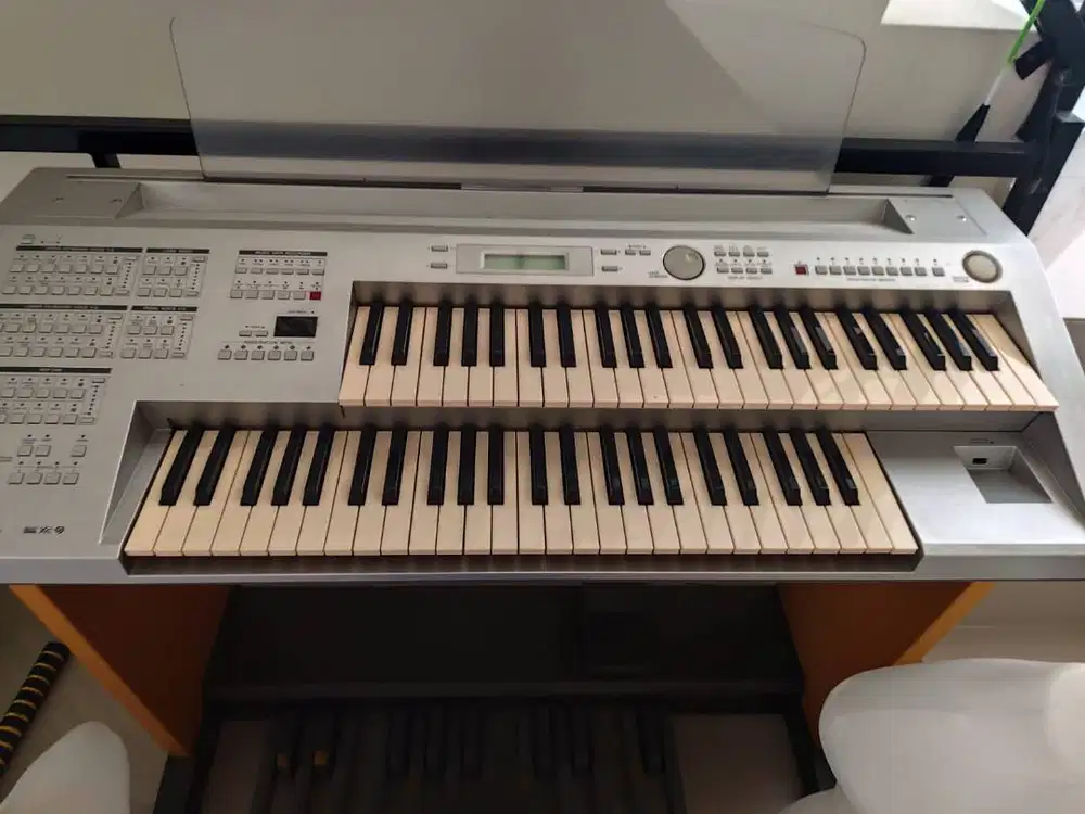 Electone Stagea organ Yamaha ELB-01 bekas